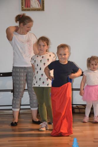 Dzień Mamy i Taty w grupie Dzieciątka Jezus-3