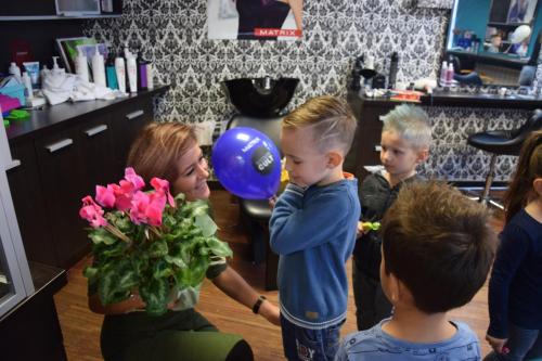 Jezusowe Skrzaty u pani fryzjerki