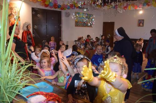 Zabawa karnawałowa - Dzieciątka Jezus, Aniołki, Promyczki św. Józefa, Jezusowe Skrzaty